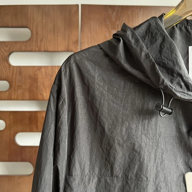 Trendsetting Moncler Outwear 142549