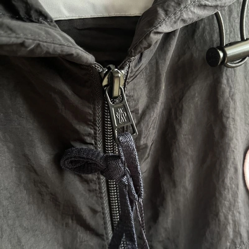 Trendsetting Moncler Outwear 142549