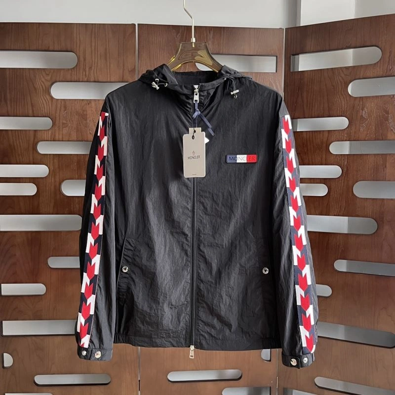 WrinkleFree Moncler Outwear 142551