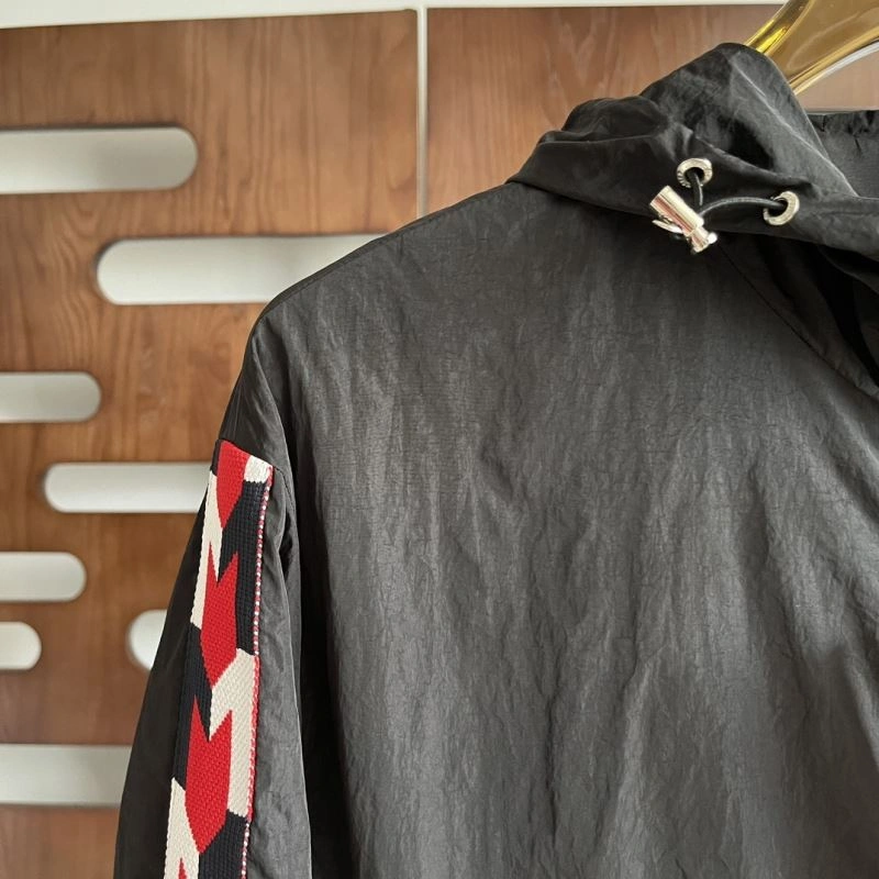WrinkleFree Moncler Outwear 142551