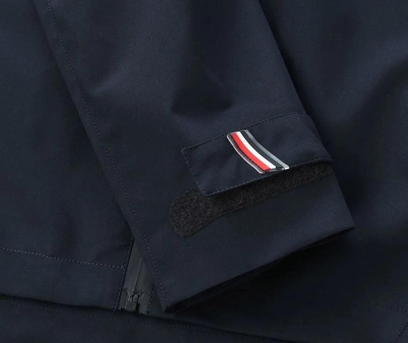 Moncler Outwear Lightweight 142547