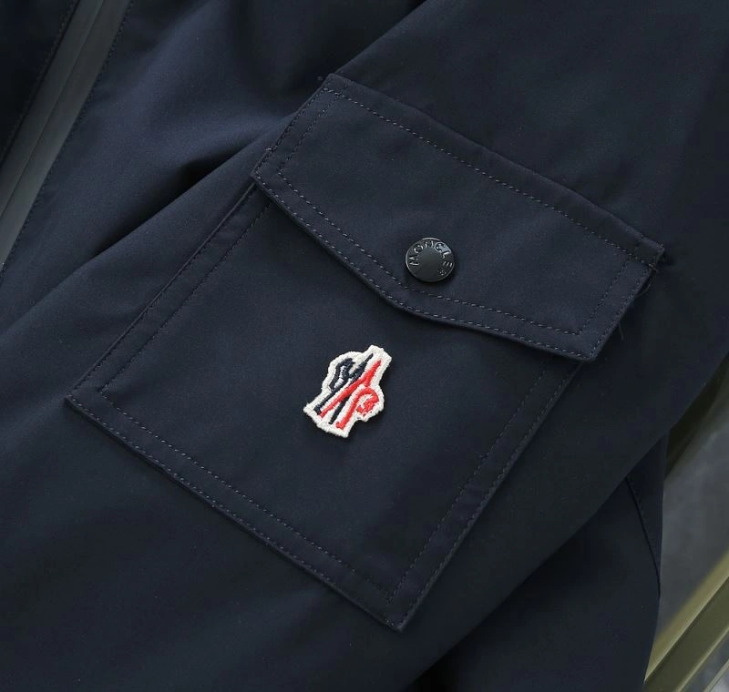 Moncler Outwear Lightweight 142547