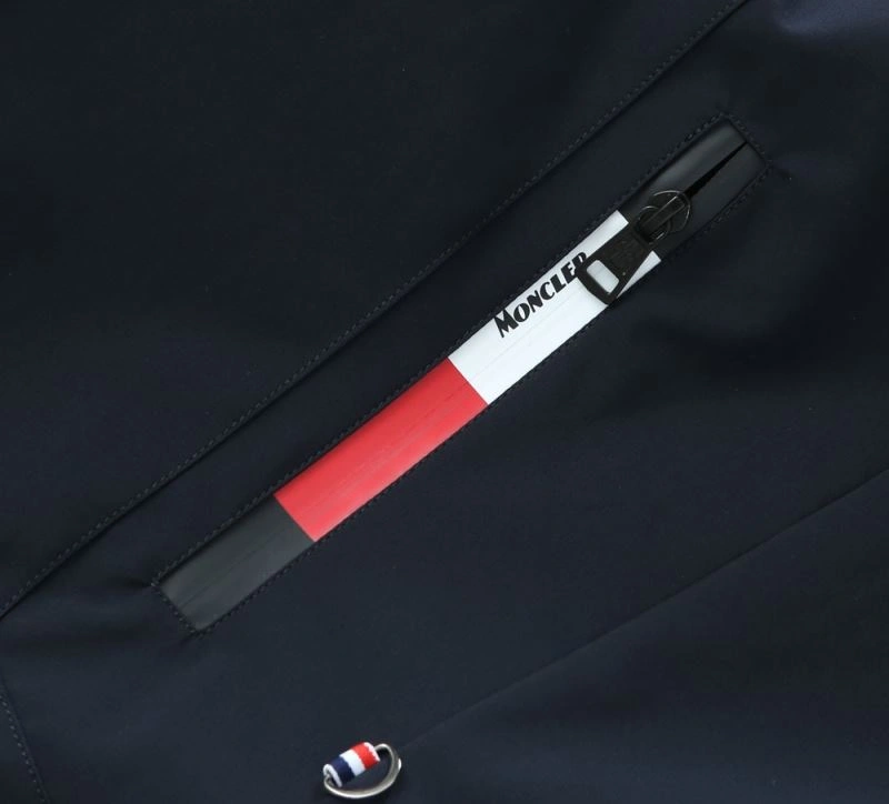 Moncler Outwear Lightweight 142547