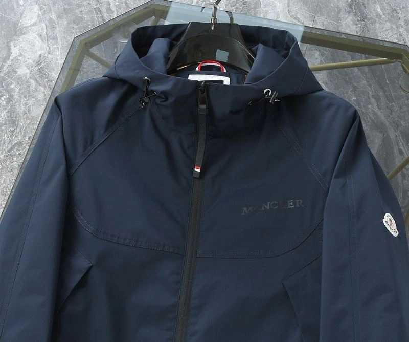 Versatile Moncler Outwear 142544