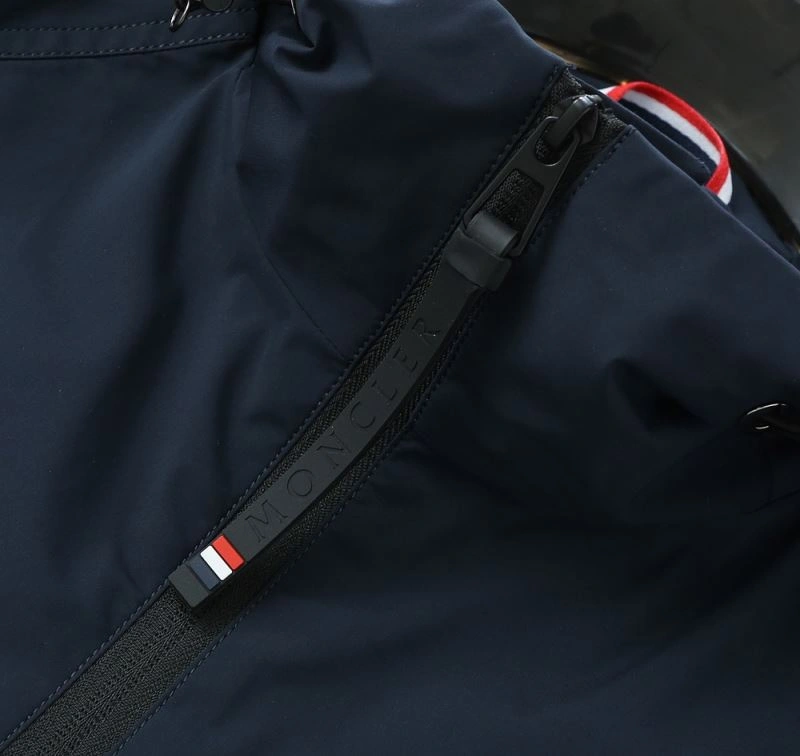 Versatile Moncler Outwear 142544