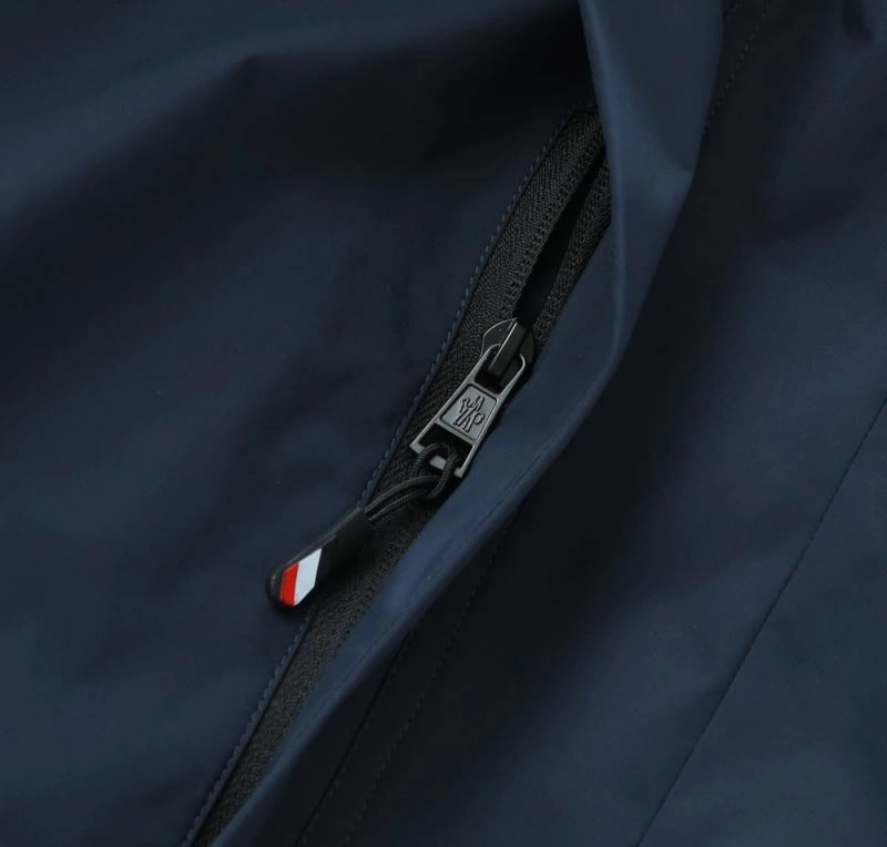 Versatile Moncler Outwear 142544