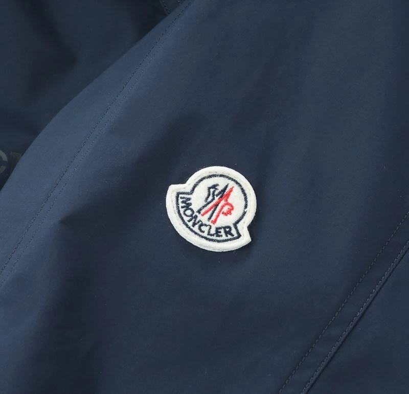Versatile Moncler Outwear 142544