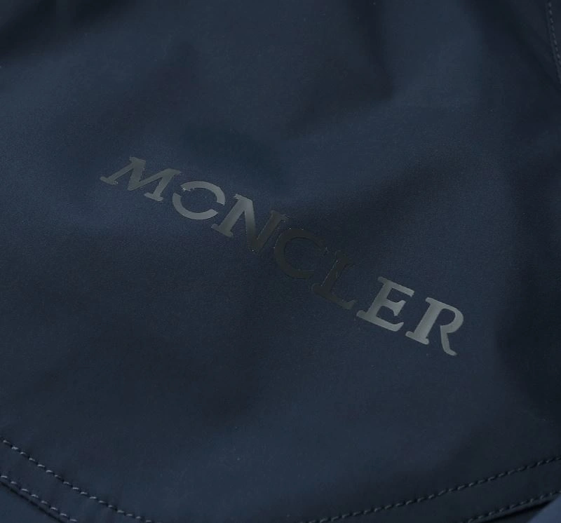 Versatile Moncler Outwear 142544
