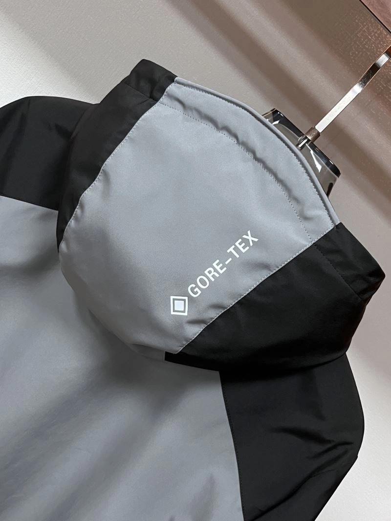 Moncler Outwear FreshLook 142531