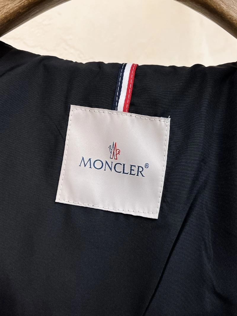 Moncler Outwear OdorResistant 142542