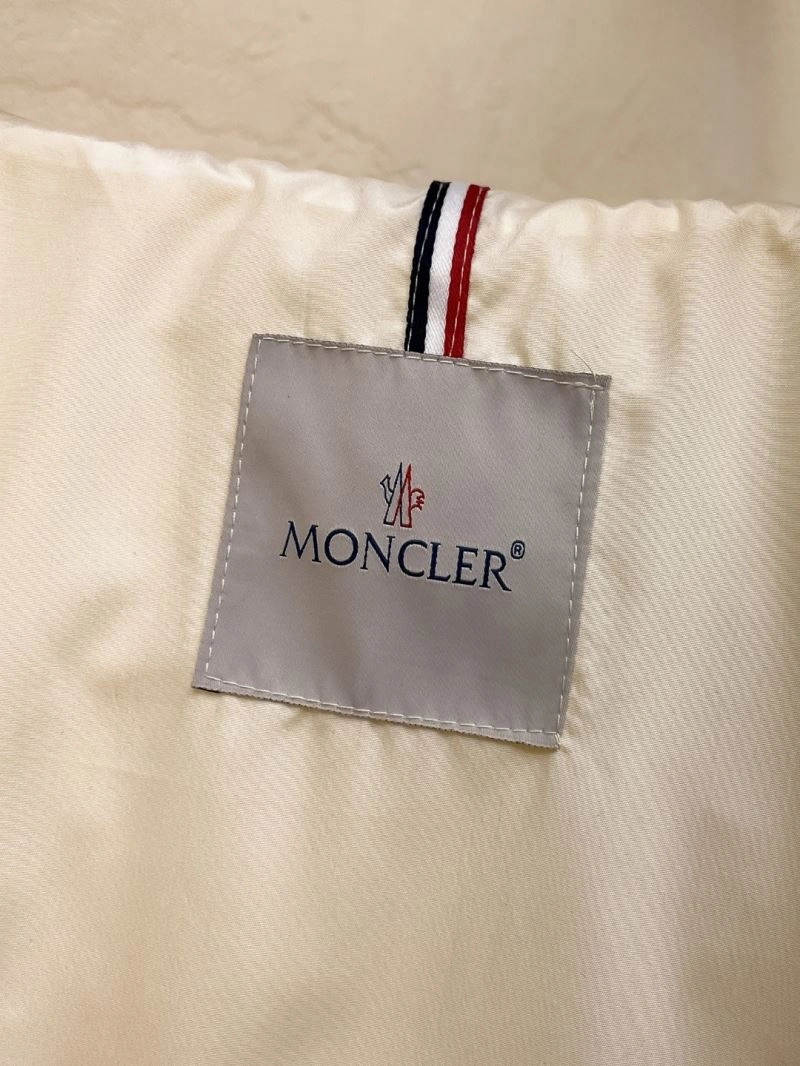 Unisex Moncler Outwear 142527