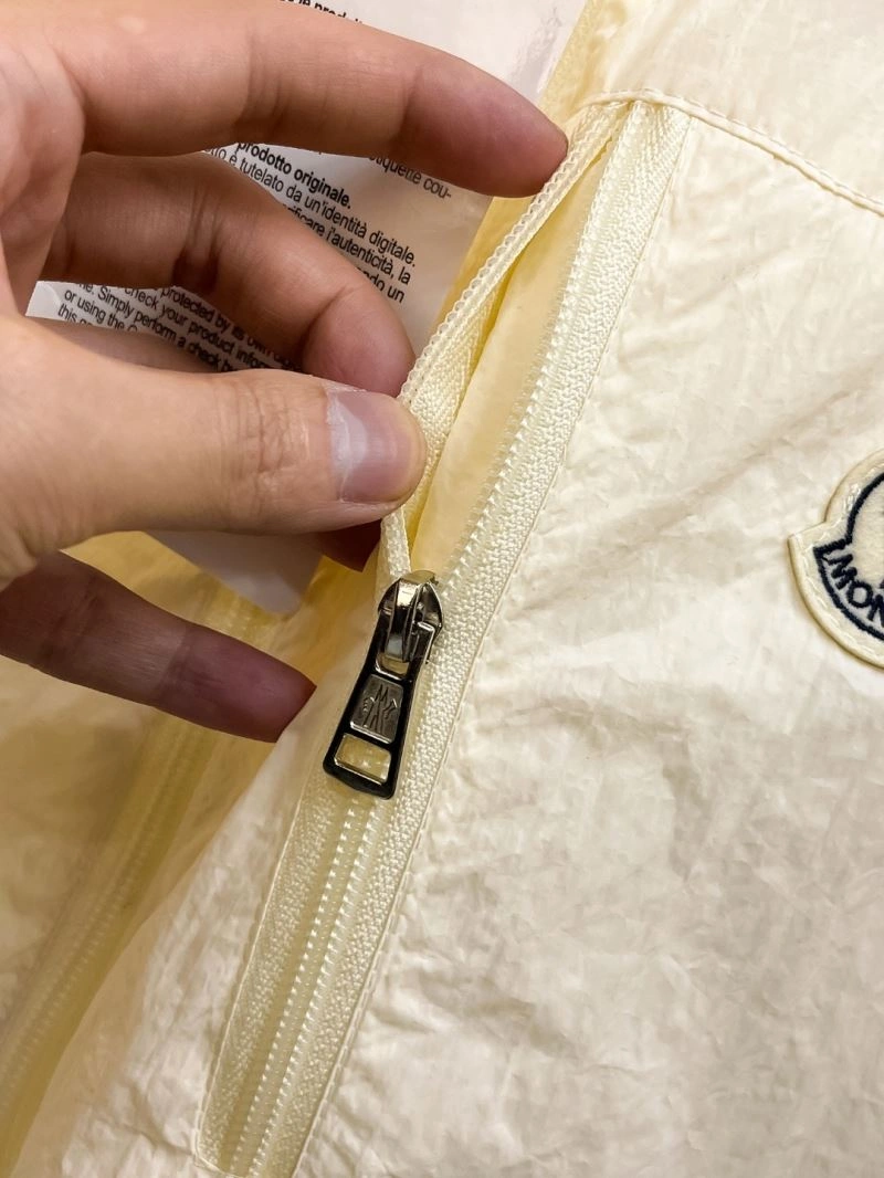 Unisex Moncler Outwear 142527