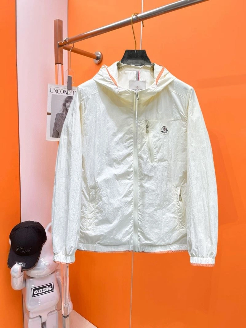 Youthful Moncler Outwear 142532