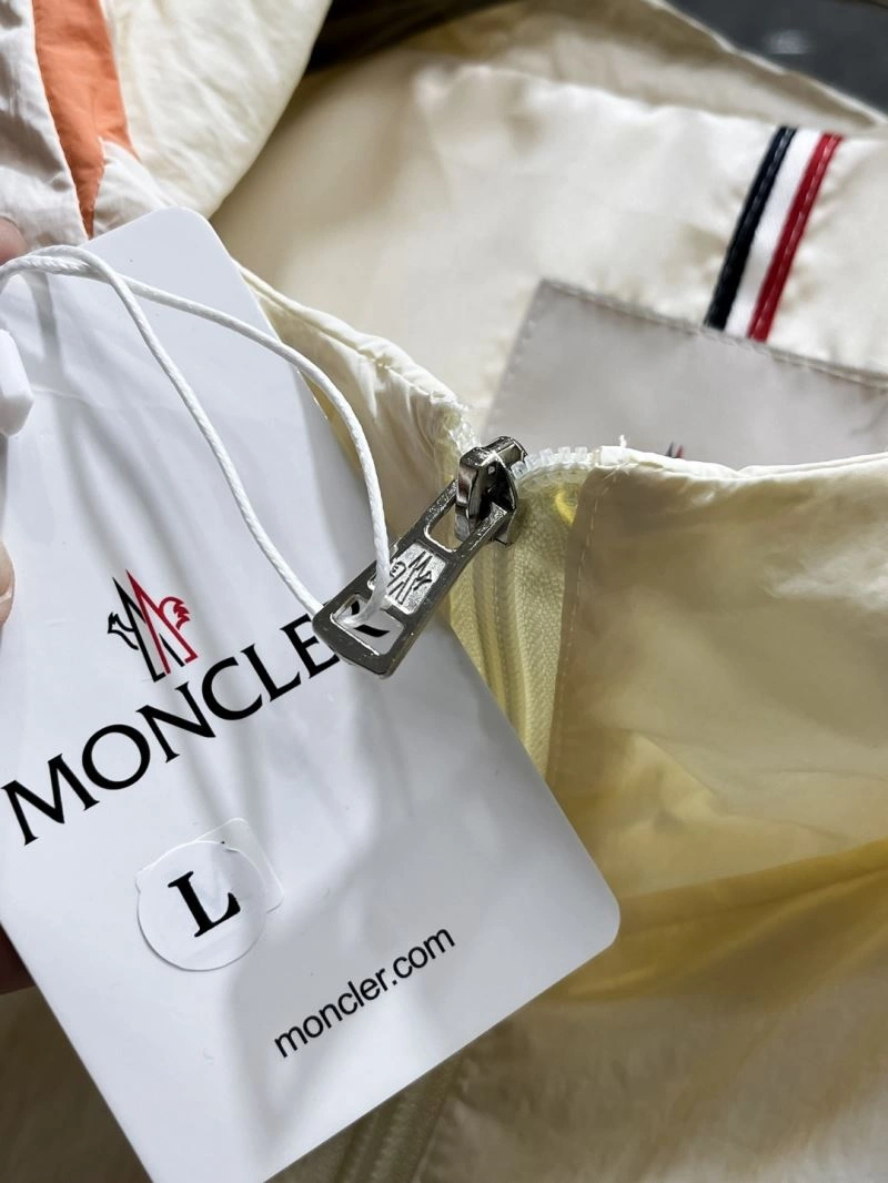 Youthful Moncler Outwear 142532
