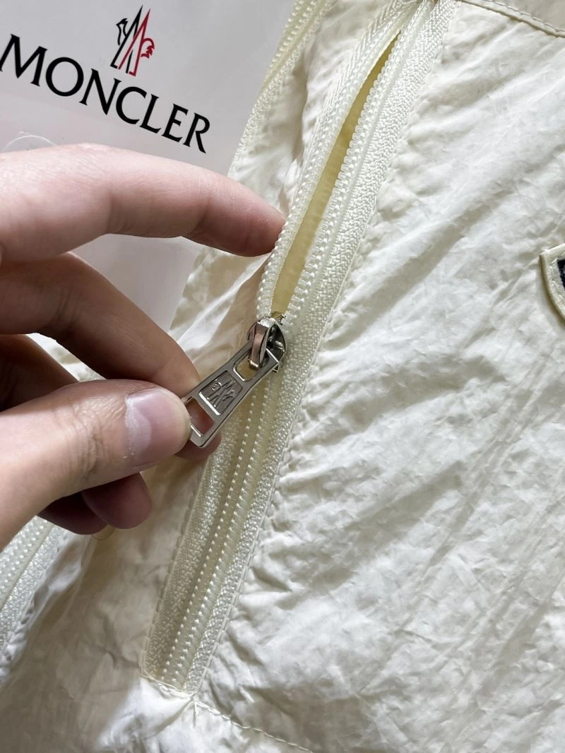 Youthful Moncler Outwear 142532