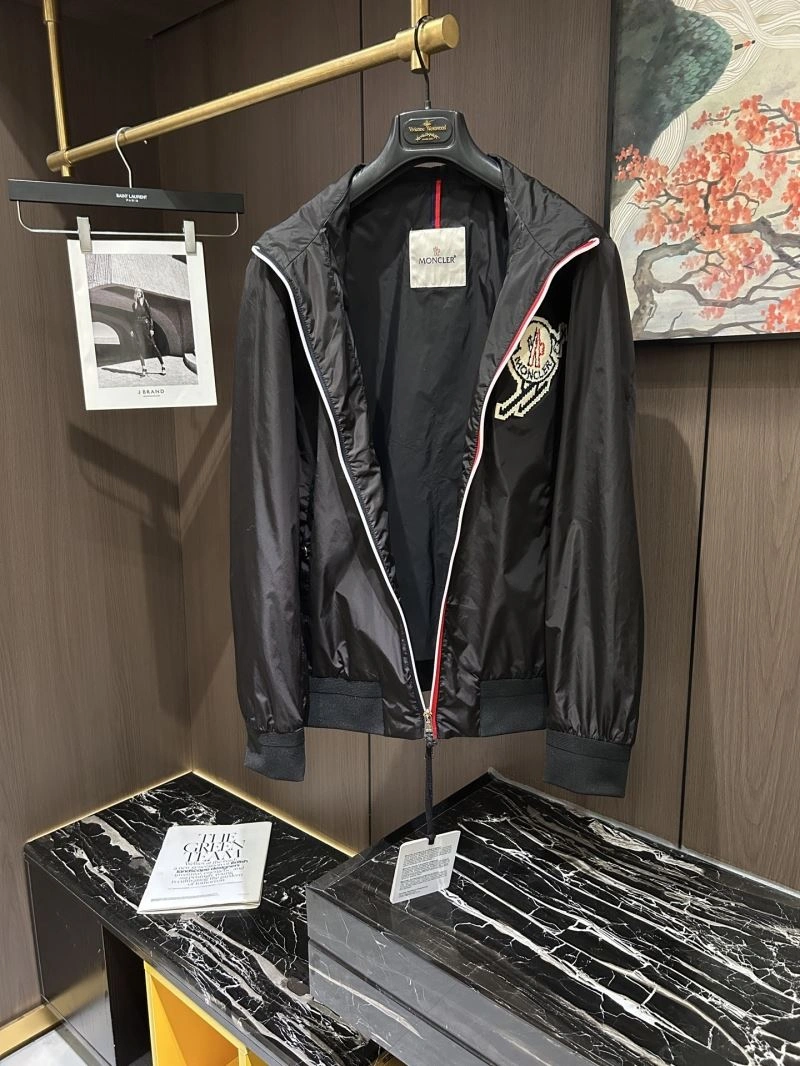 FreshLook Moncler Outwear 142537