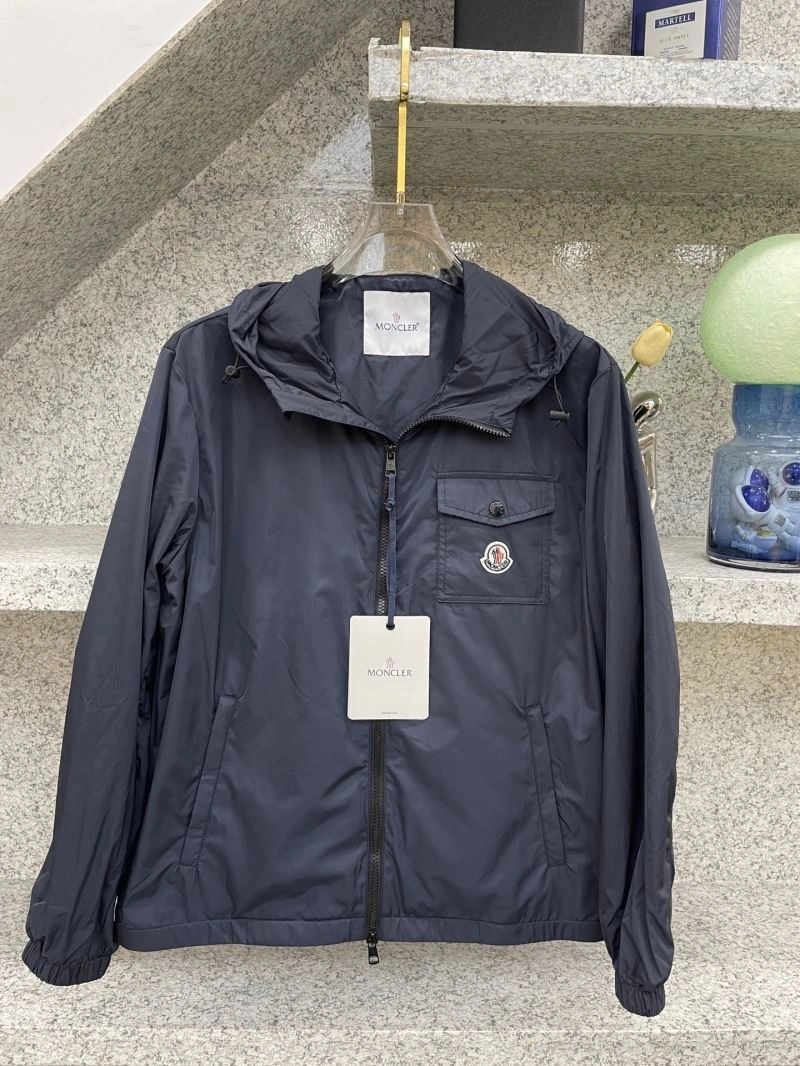 Moncler Outwear Seasonal 142526