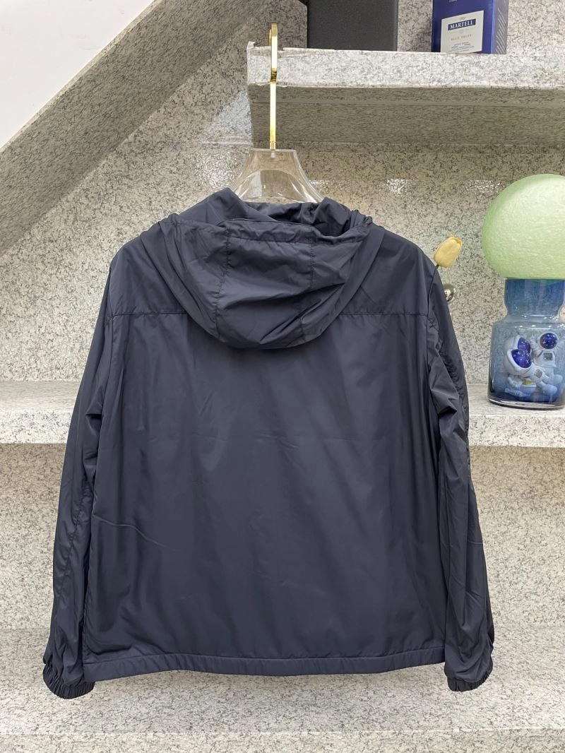 Moncler Outwear Seasonal 142526