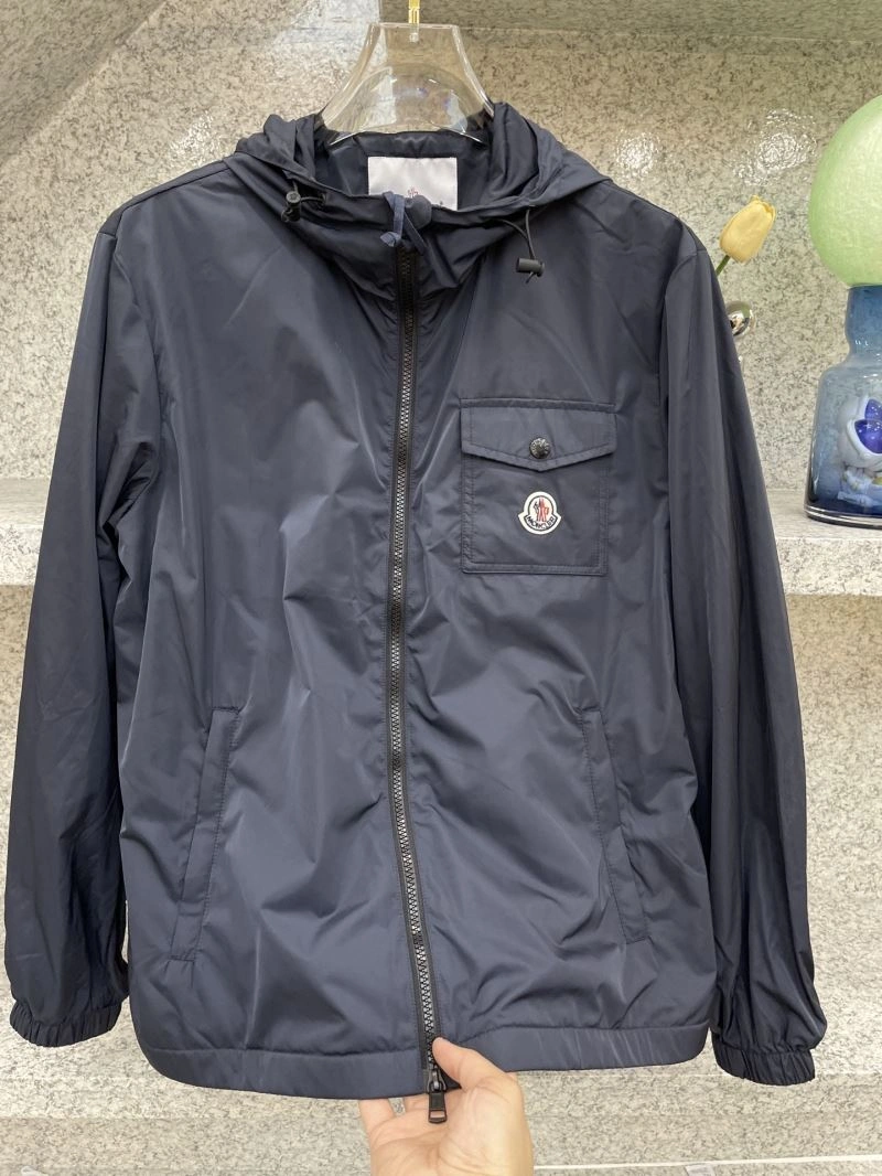 Moncler Outwear Seasonal 142526