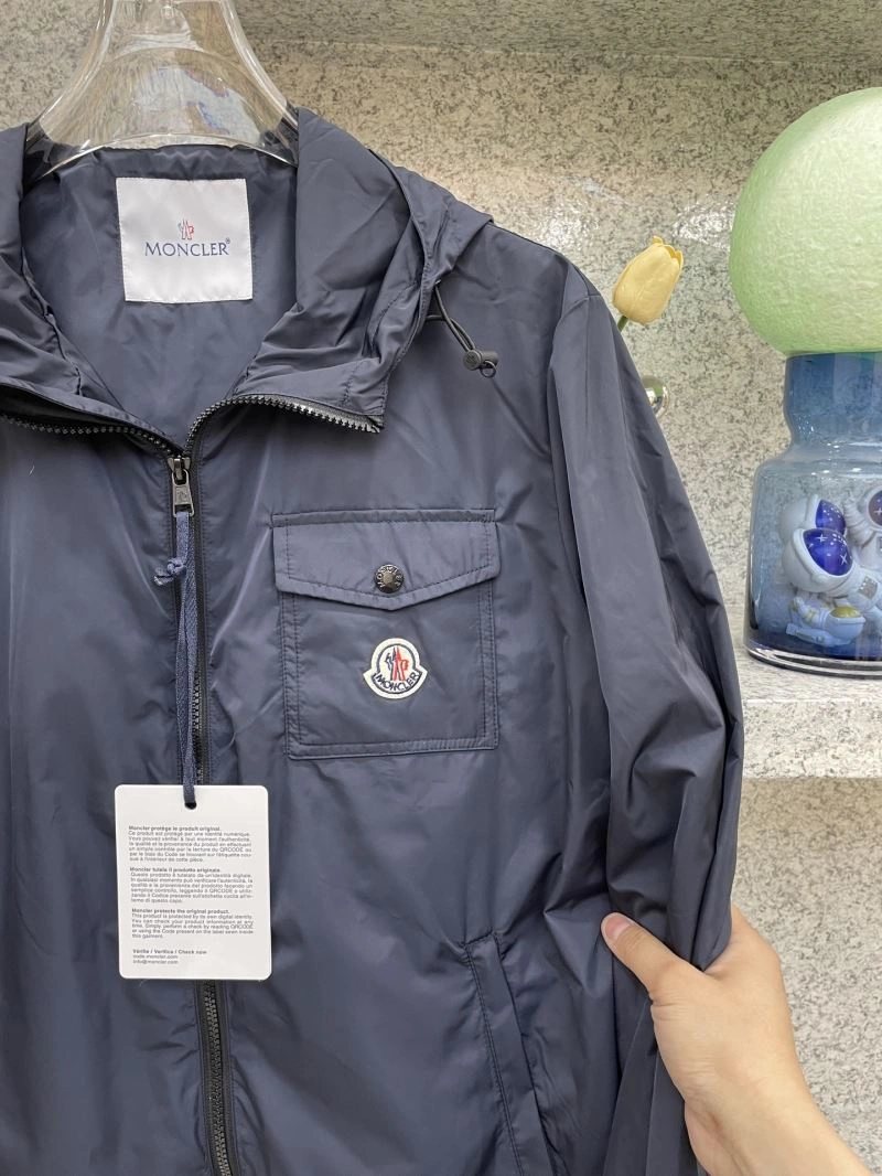 Moncler Outwear Seasonal 142526