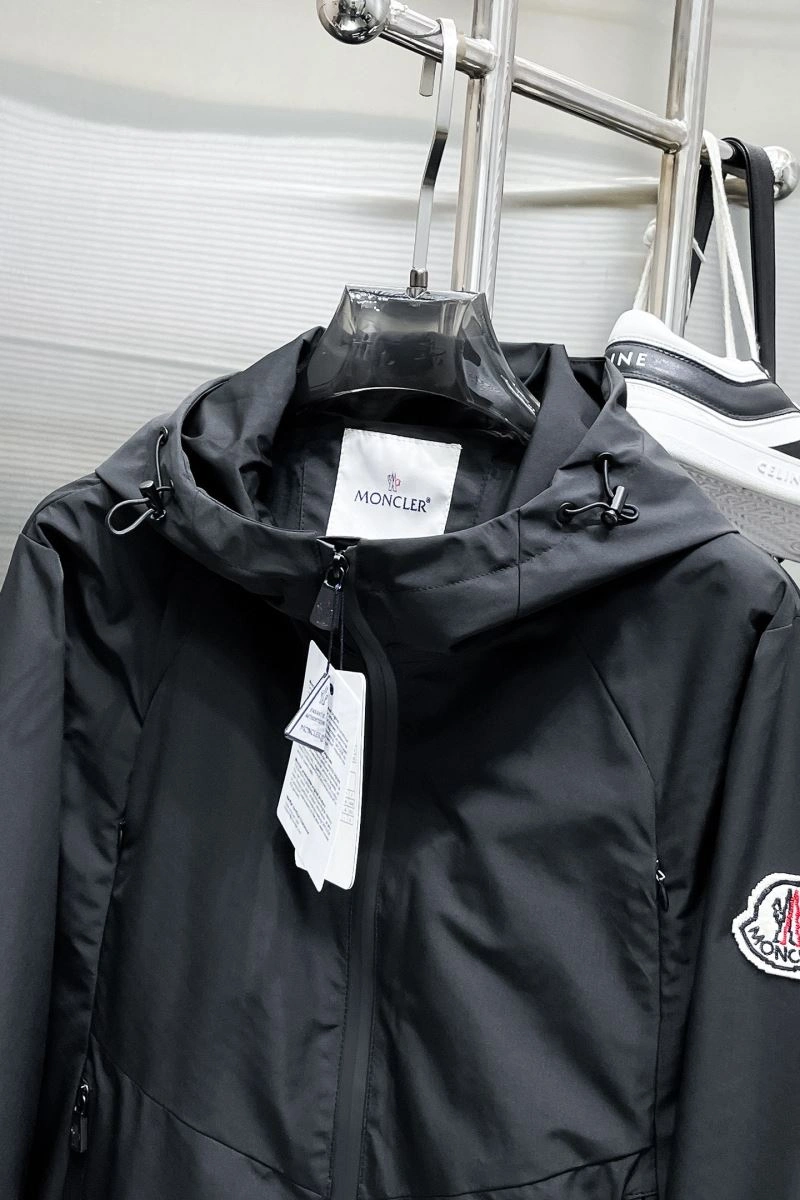 Comfortable Moncler Outwear 142540