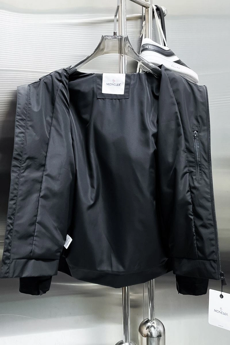 Comfortable Moncler Outwear 142540