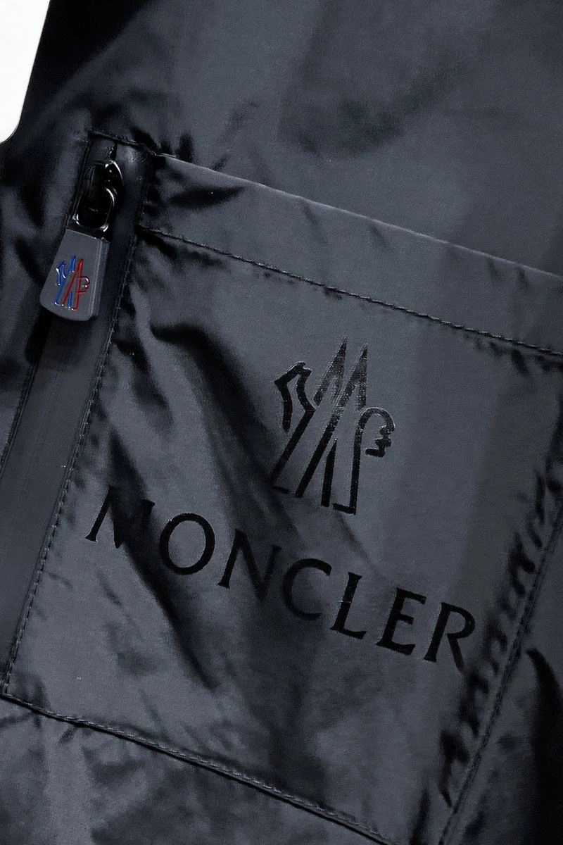 Trendy Moncler Outwear 142553