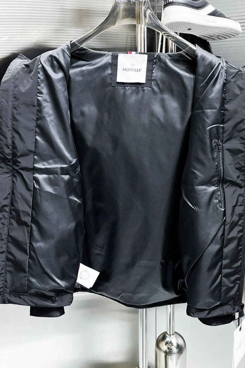 Trendy Moncler Outwear 142553