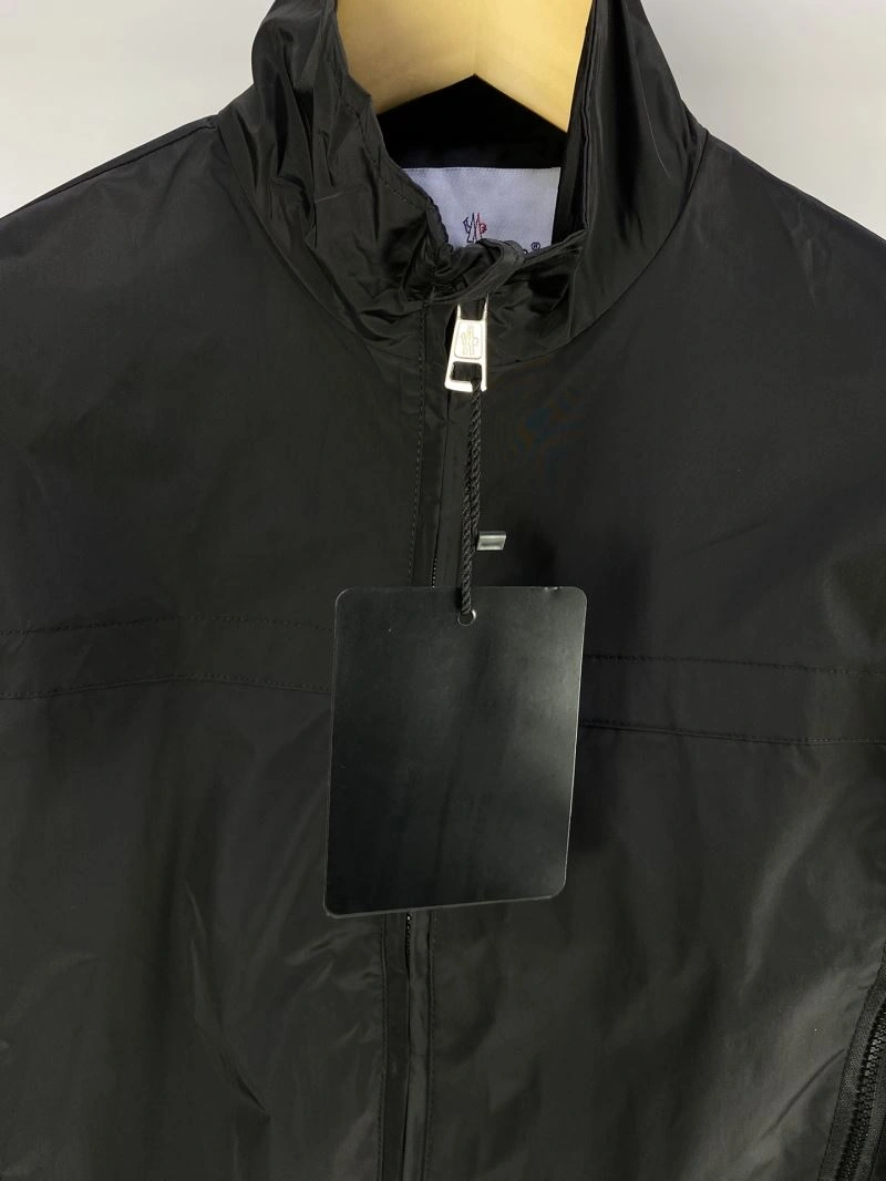 Moncler Outwear TimelessDesign 142523