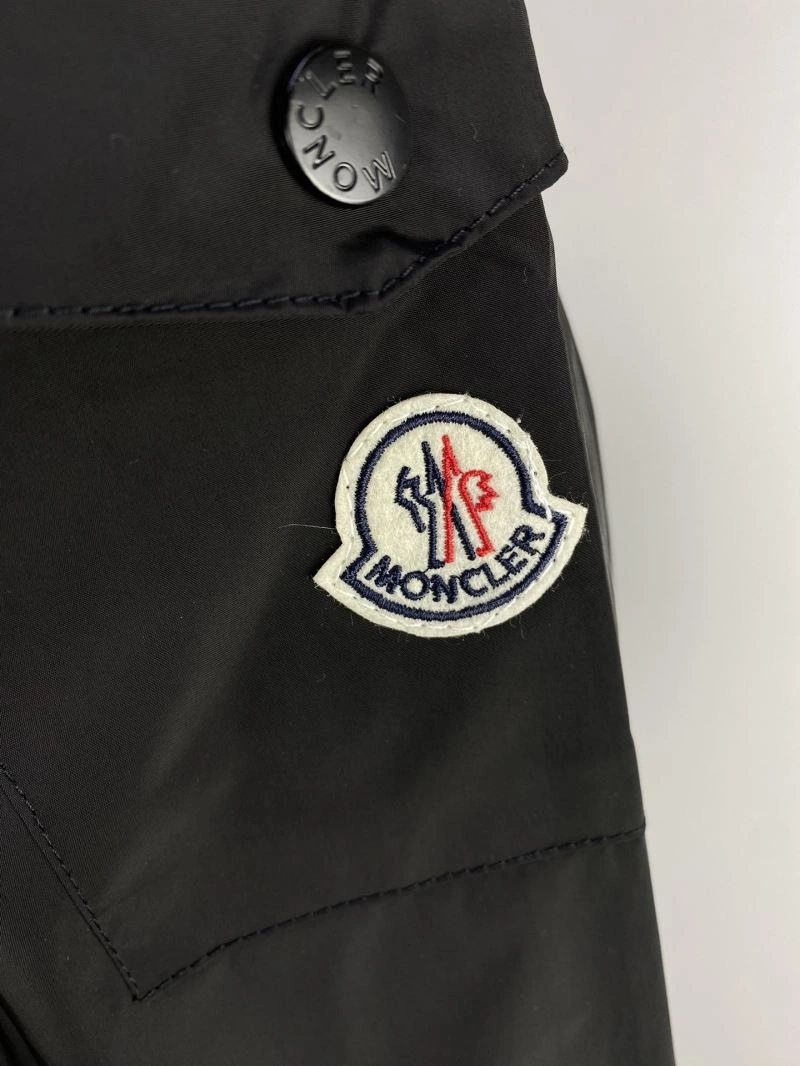 Moncler Outwear TimelessDesign 142523