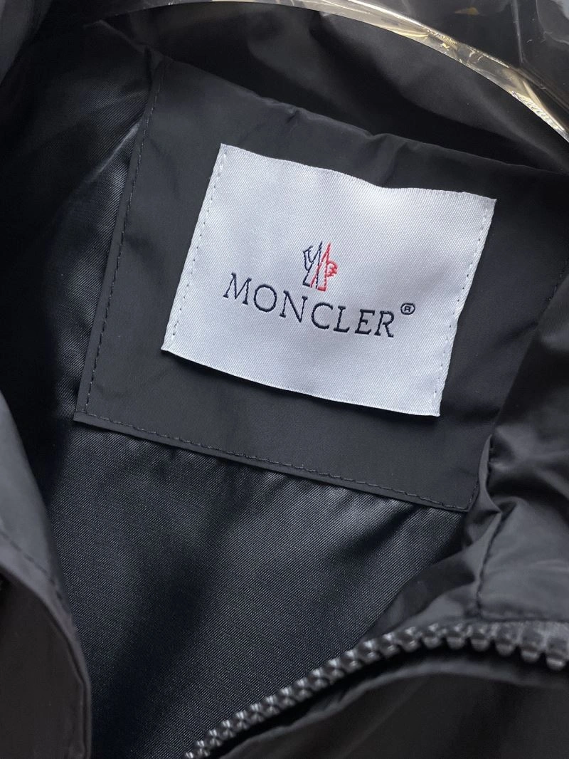 Thermal Moncler Outwear 142519