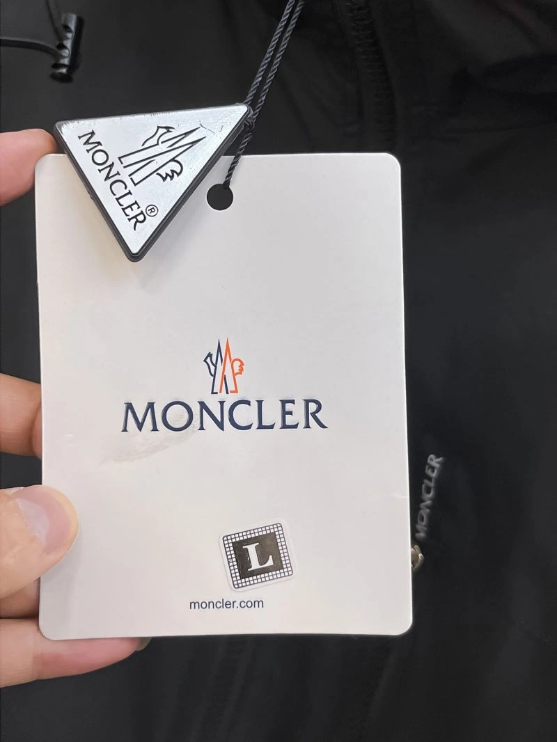 Moncler Outwear NewStyle 142518