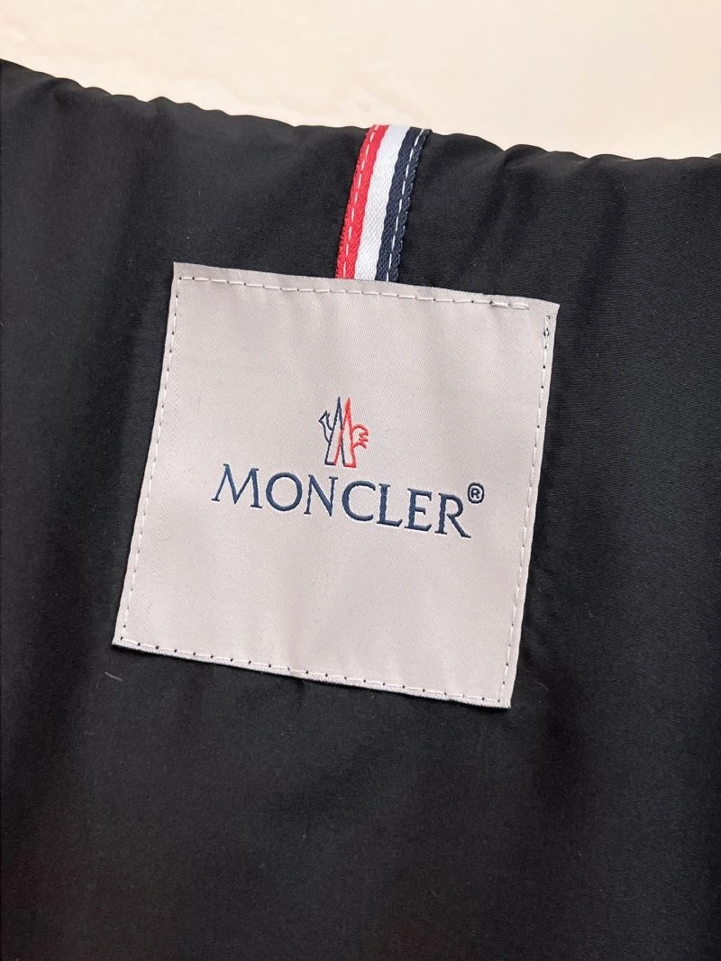 Moncler Outwear NewStyle 142518