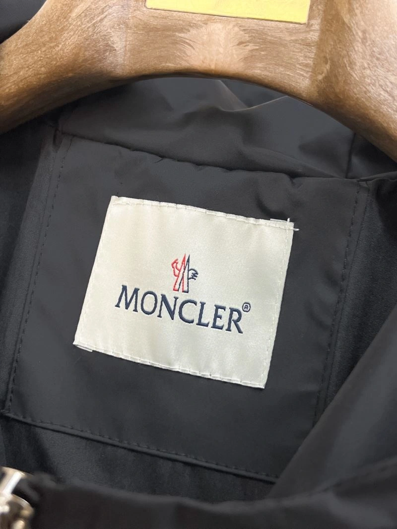 Moncler Outwear MultiPurpose 142516