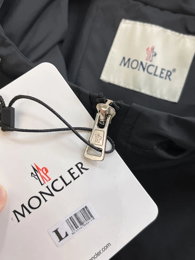 Moncler Outwear MultiPurpose 142516