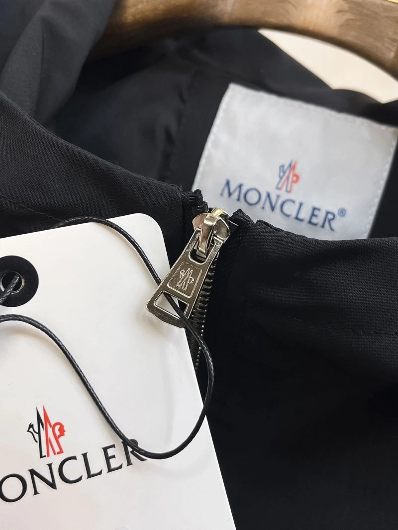 Sleek Moncler Outwear 142515