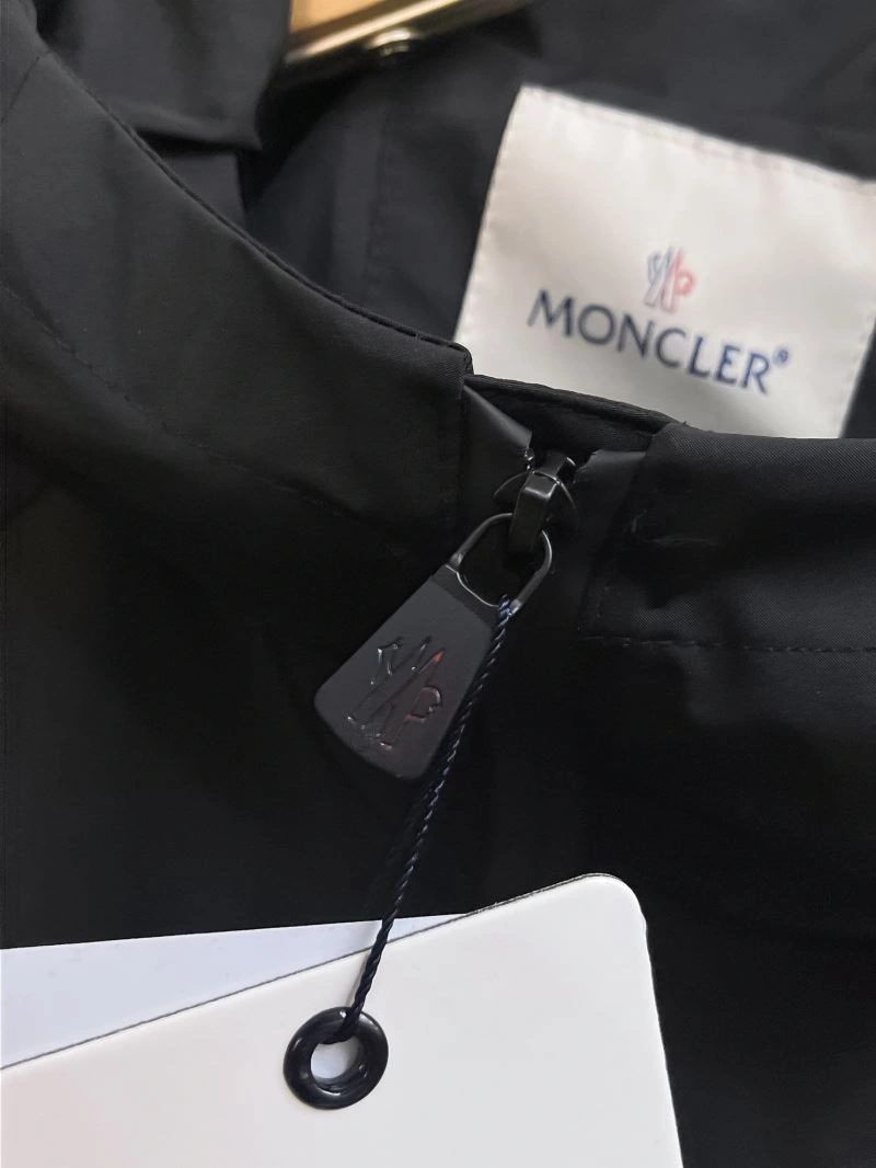 Unique Moncler Outwear 142513