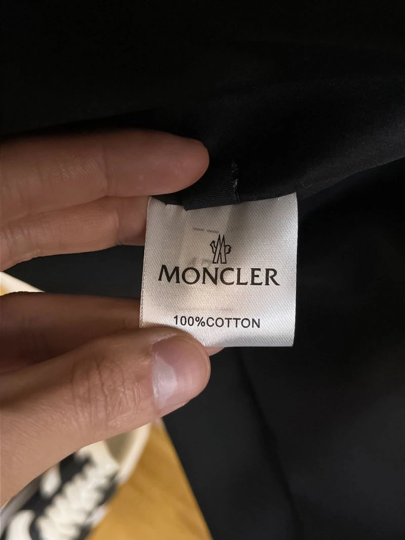Unique Moncler Outwear 142513