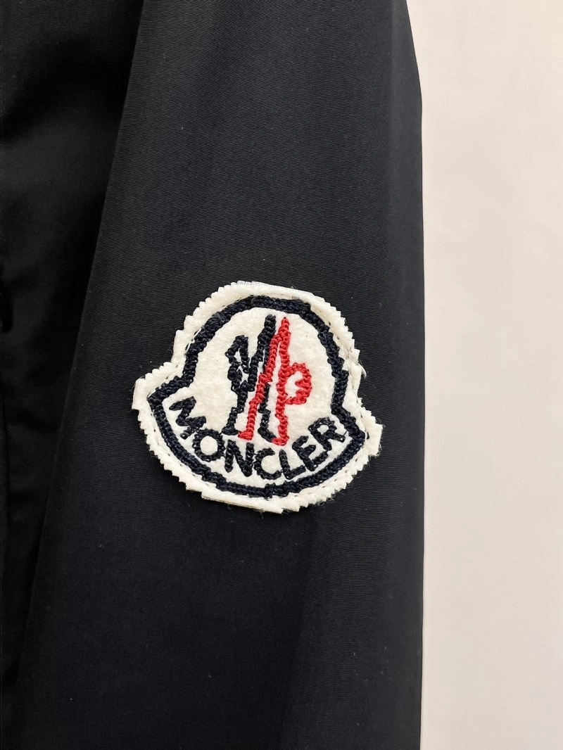 Unique Moncler Outwear 142513