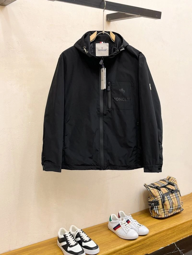 Comfortable Moncler Outwear 142512