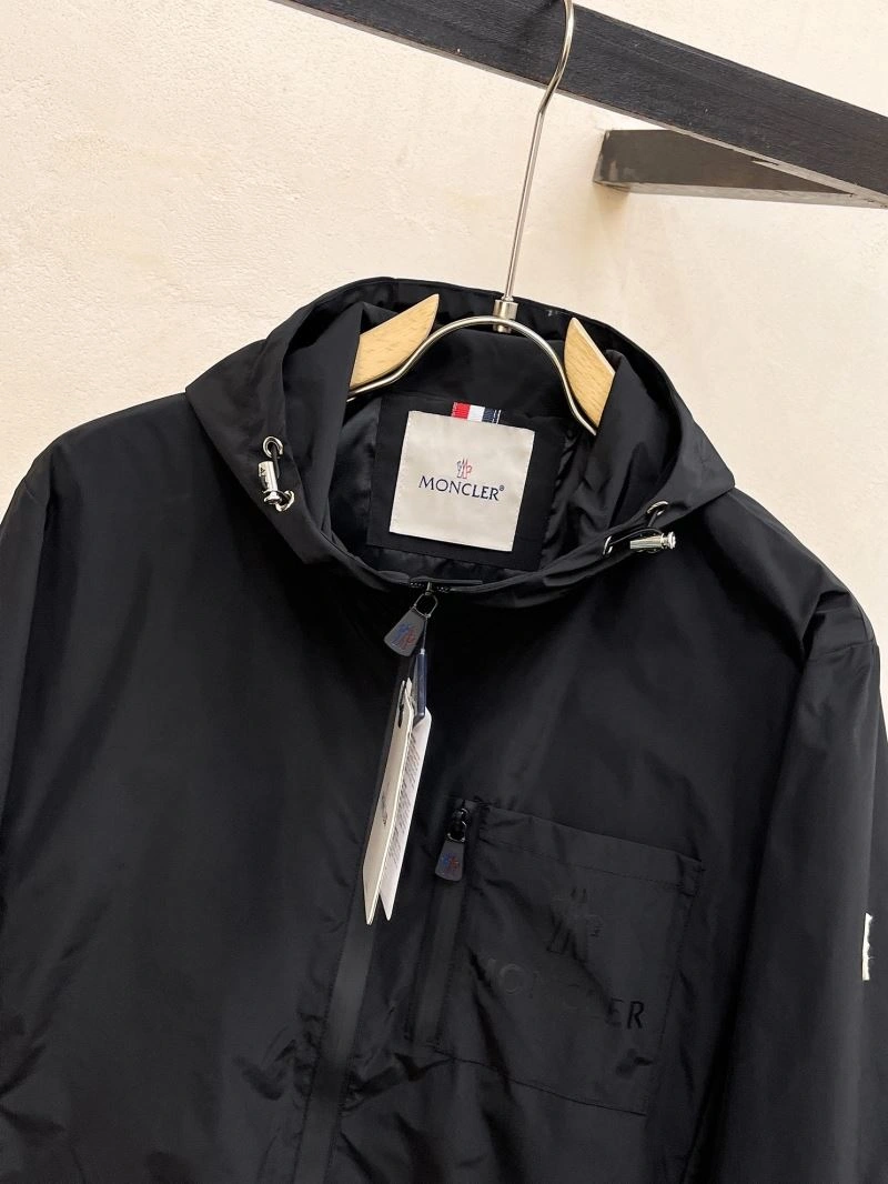 Comfortable Moncler Outwear 142512
