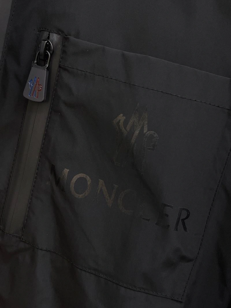 Comfortable Moncler Outwear 142512
