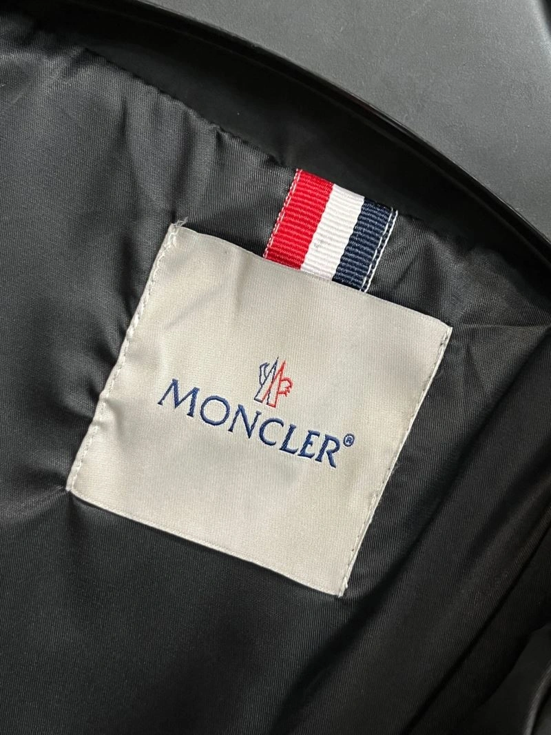 GoAnywhere Moncler Outwear 142509