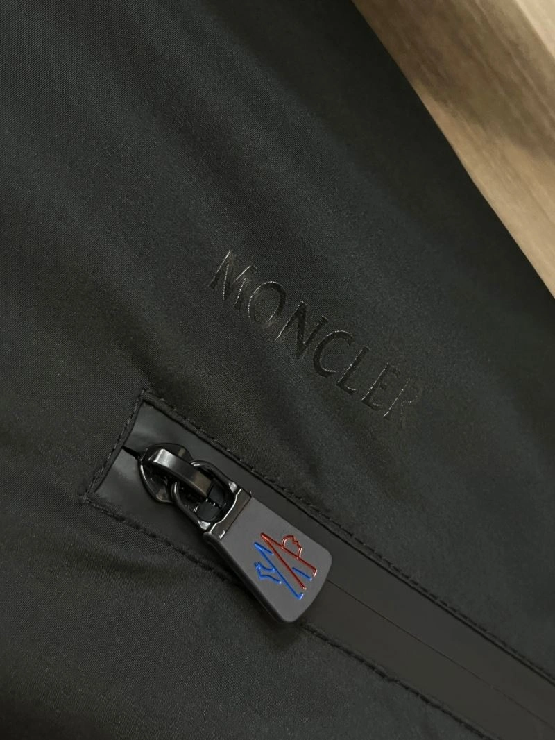 GoAnywhere Moncler Outwear 142509