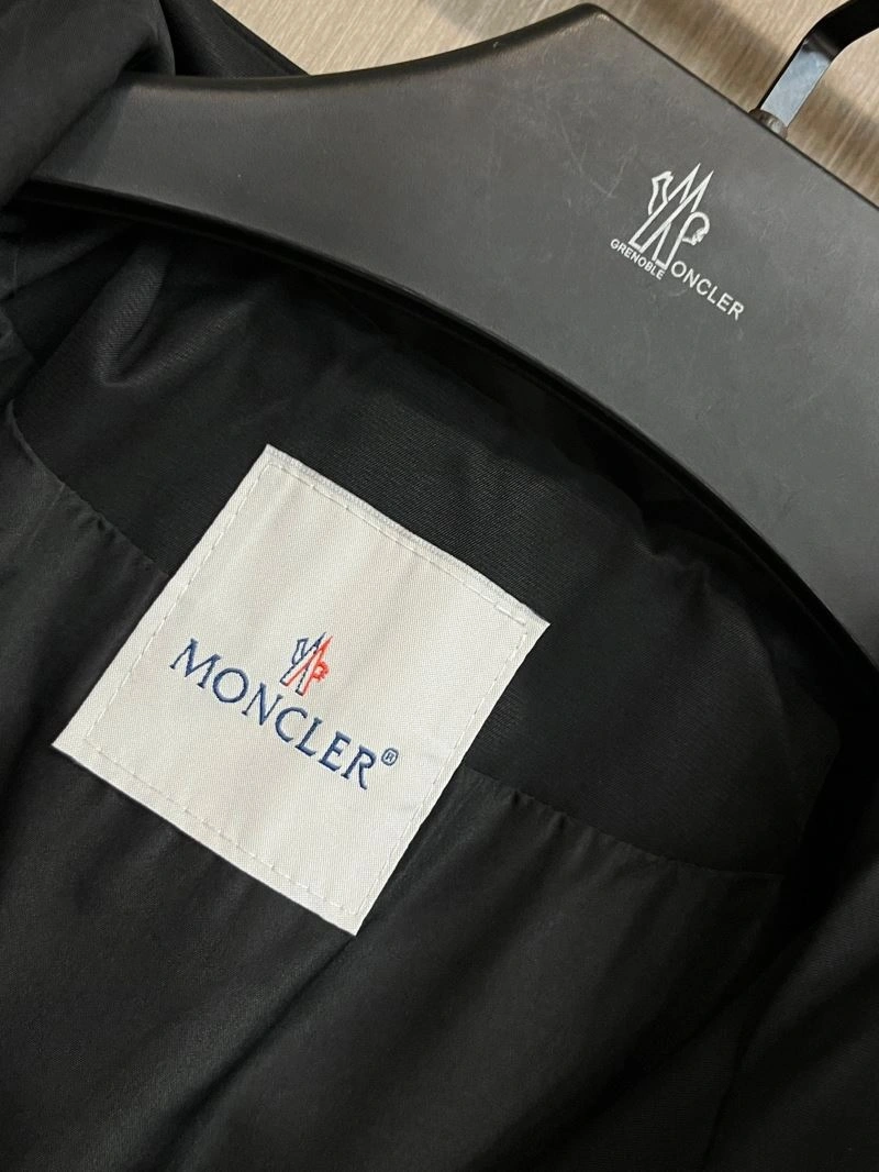Moncler Outwear Breathable 142508