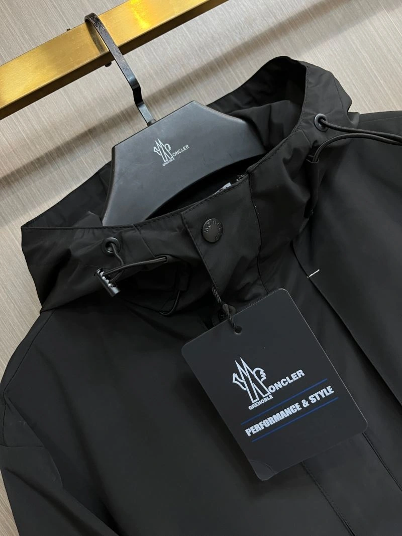 Moncler Outwear Supportive 142504