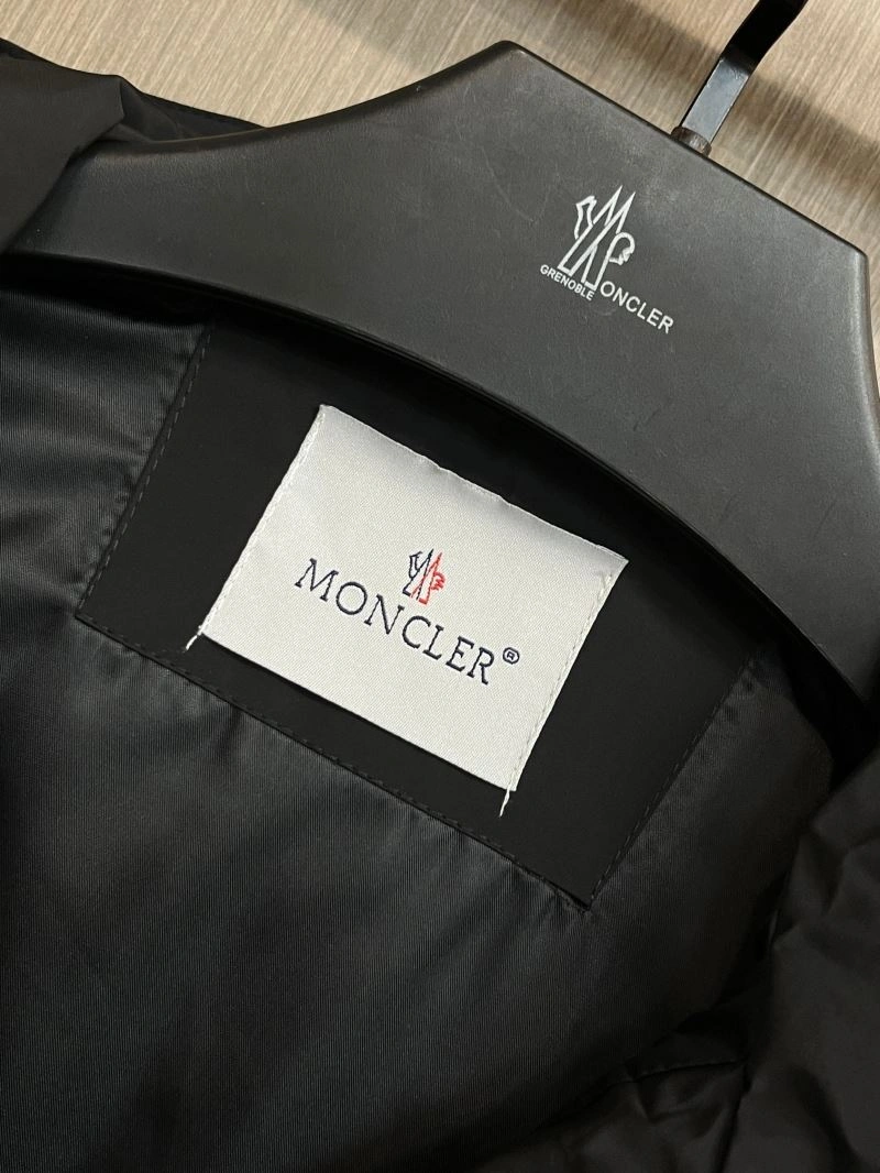 Moncler Outwear Supportive 142504