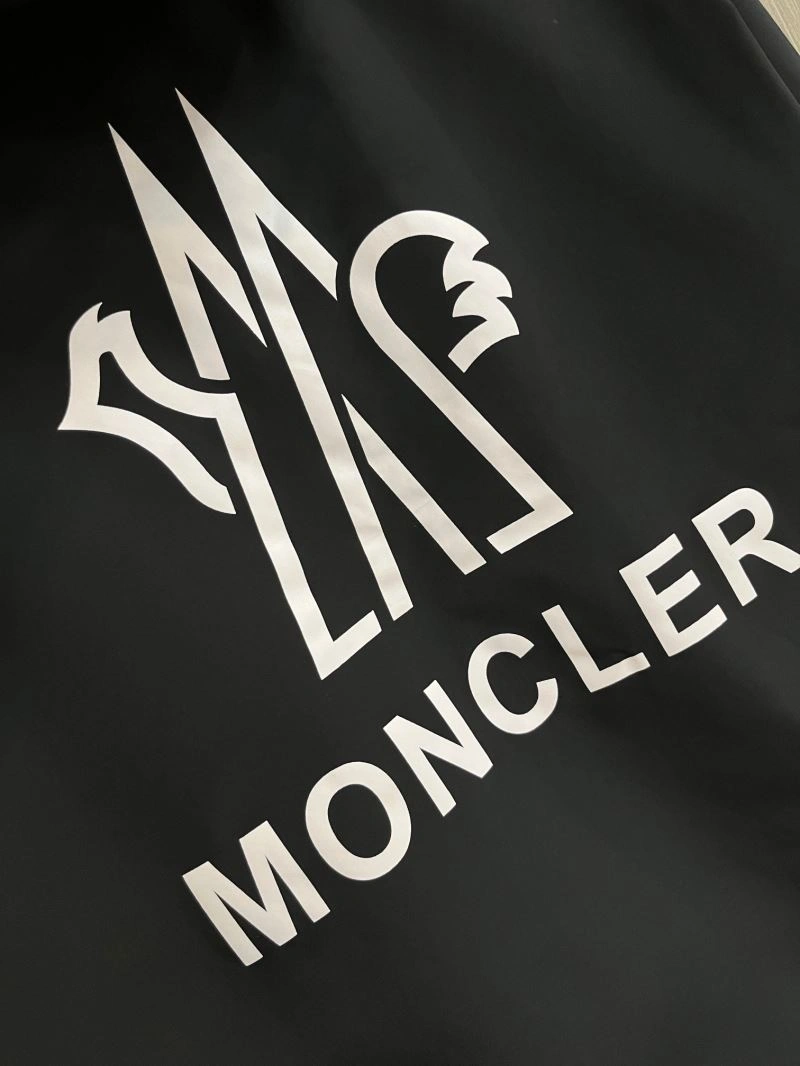 Moncler Outwear Supportive 142504