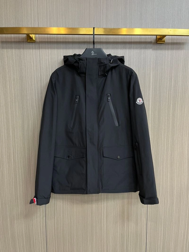 Moncler Outwear WaterResistant 142503