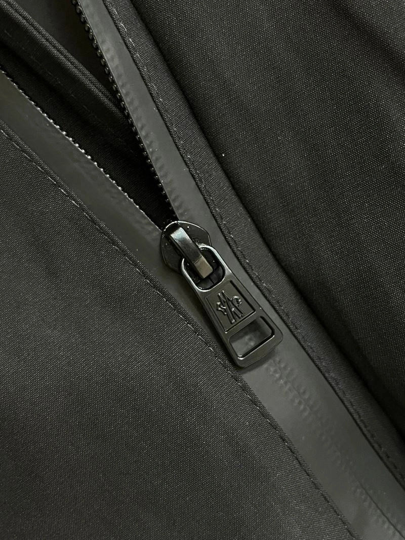 Moncler Outwear WaterResistant 142503